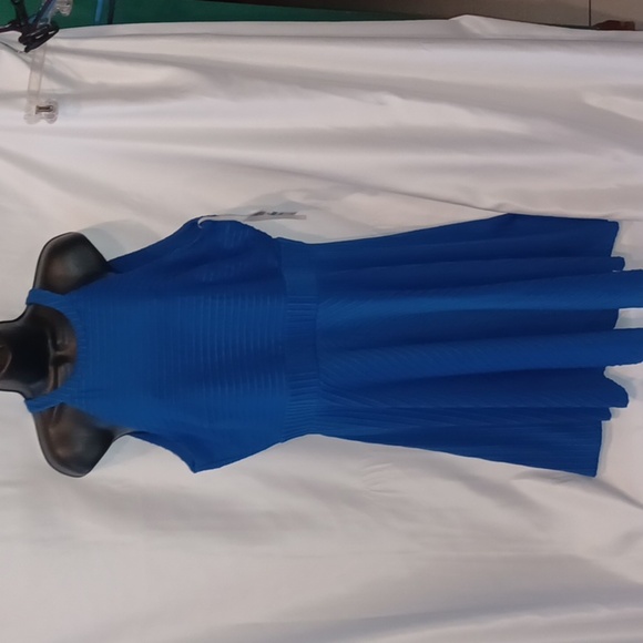 Alfani A-Line Dress Women's Sz 16 Royal Blue Mini Fit & Flare Pleated Stretch - Picture 1 of 7
